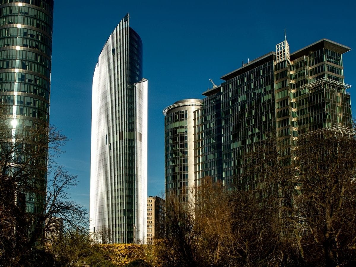 Grâce à SOPREMA, l'Iris Tower est efficace sur le plan énergétique et résistante au vent